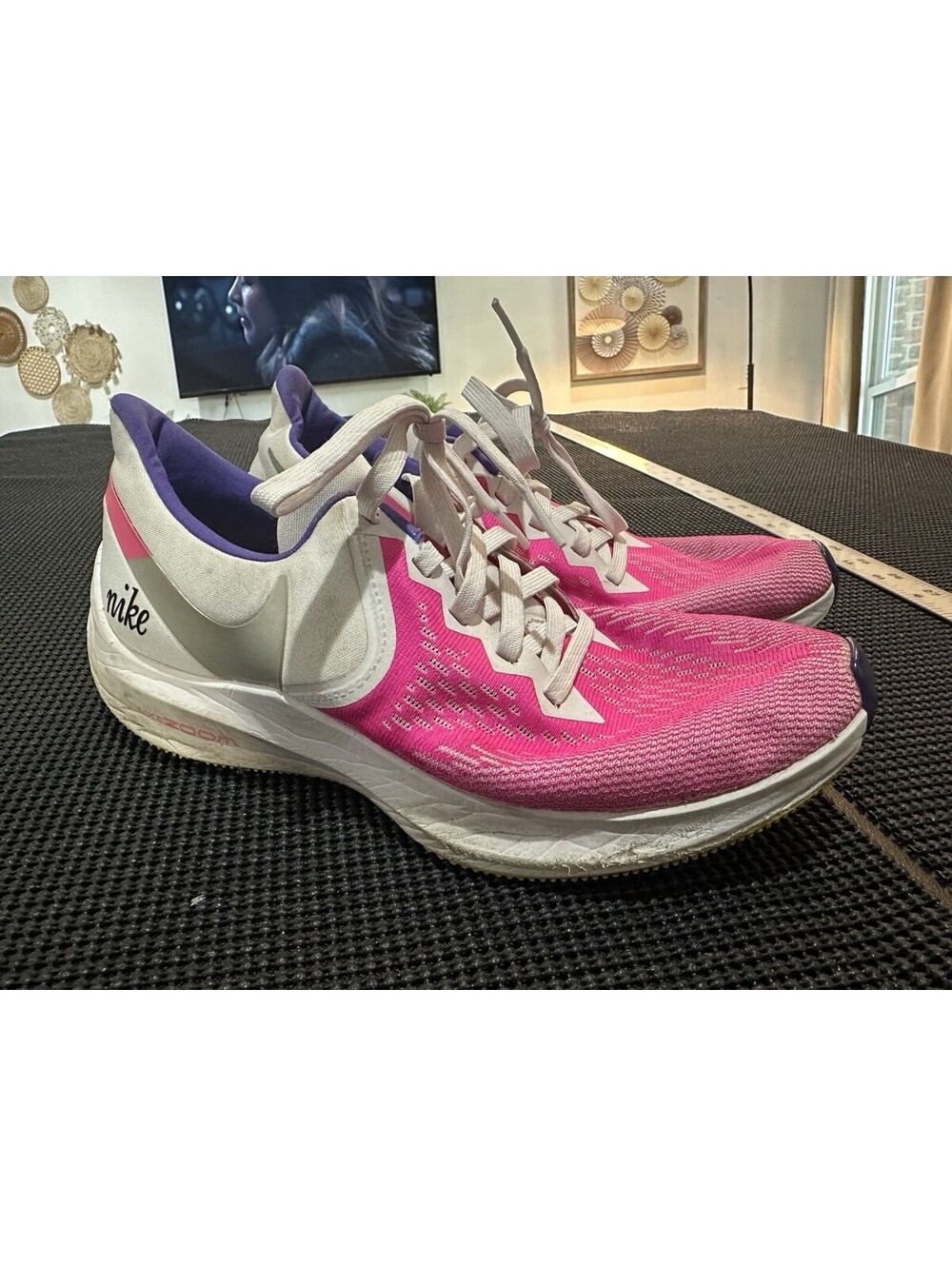 Nike Air Zoom Womens 9 Pink Running Shoes Athletic Trainer Sneakers